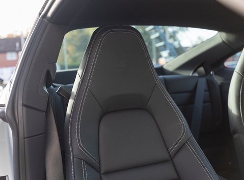 Porsche 911 Carrera 4S (992) 13