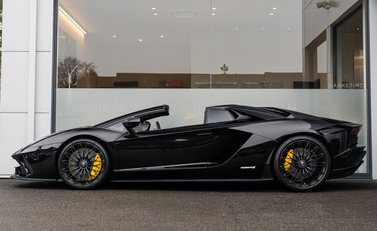 Lamborghini Aventador S LP 740-4 ROADSTER 3