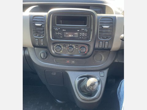 Renault Trafic 1.6 dCi 27 Business+ Panel Van 5dr Diesel Manual SWB Standard Roof Euro 5 ( 28