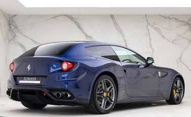 Ferrari FF 7