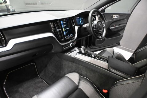 Volvo XC60 2.0 XC60 R-Design B4 MHEV AWD Auto 4WD 5dr 7
