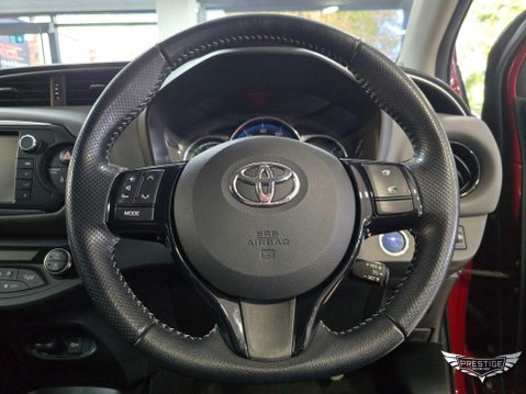 Toyota Yaris 1.5 VVT-h Design E-CVT Euro 6 5dr 52