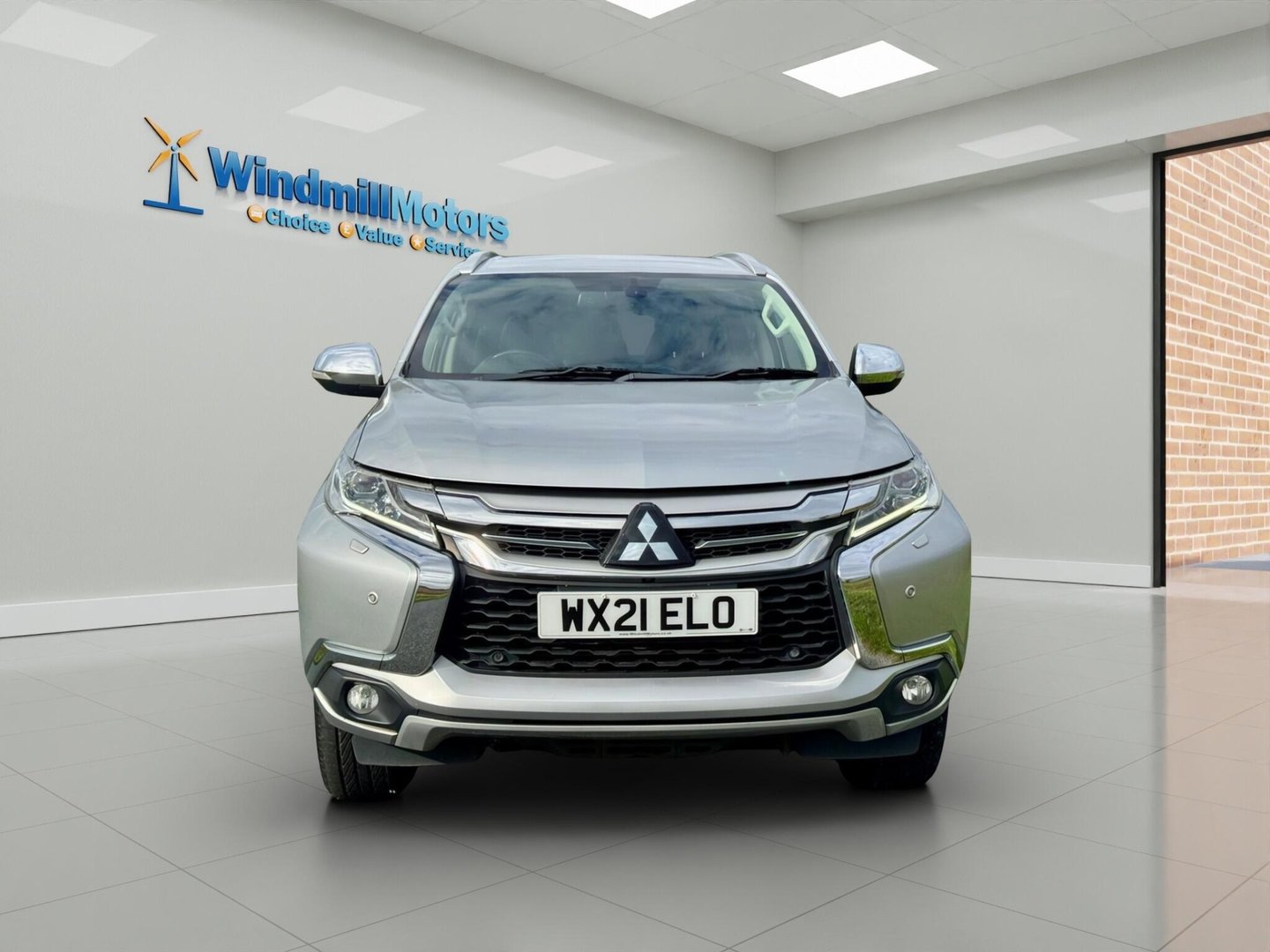 2021 Mitsubishi Shogun Sport — image 4