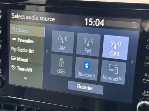 Toyota Corolla 1.8 VVT-h Design Touring Sports CVT Euro 6 (s/s) 5dr 17