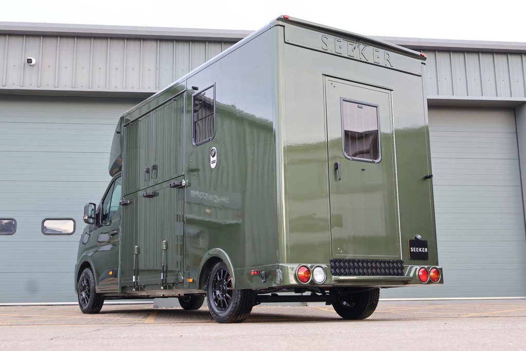 Renault Master BRAND NEW 3.5 TON STALLION BUILD EXTREME HEAVY DUTY HORSEBOX FROM SEEKER  9