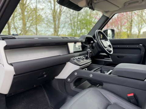 Land Rover Defender 3.0 Defender XS Edition D MHEV A 4WD 5dr 36