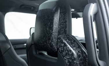 Land Rover Defender OCTA EDITION ONE 26