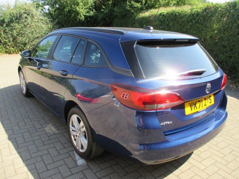 Vauxhall Astra 1.5 Turbo D Business Edition Nav Sports Tourer Euro 6 (s/s) 5dr 7