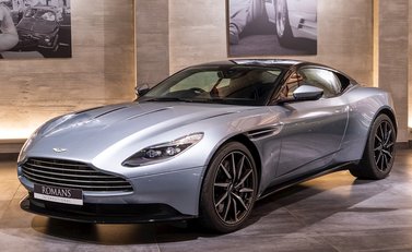 Aston Martin DB11 V12 4