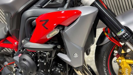 Triumph Street Triple R 2013 ONLY 21K QUICK SHIFTER, LOADS OF EXTRAS, LONG MOT 7