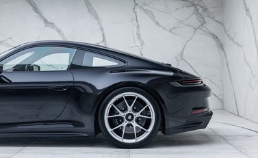 Porsche 911 GT3 TOURING (992) 35