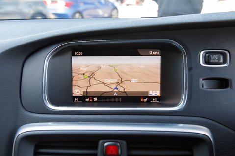 Volvo V40 T2 R-DESIGN NAV PLUS 25