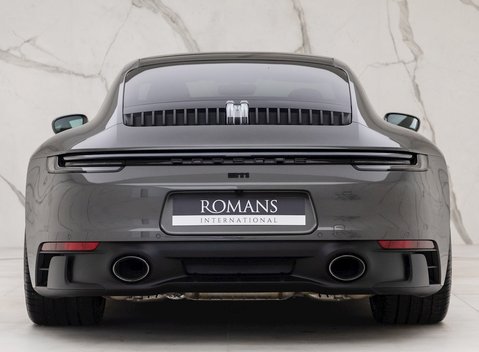 Porsche 911 Carrera GTS (992) 5