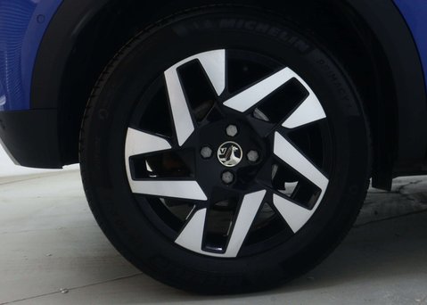 Vauxhall Mokka 50kWh Elite Nav Premium SUV 5dr Electric Auto (136 ps) 15