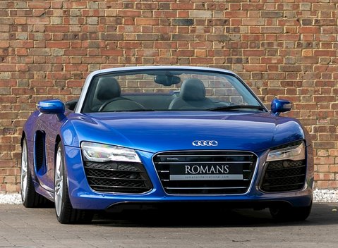 Audi R8 V10 Spyder 1