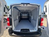 Peugeot Expert MWB L2H1 Low Roof Professional Premium Plus 3100 Air Con EURO 6 9