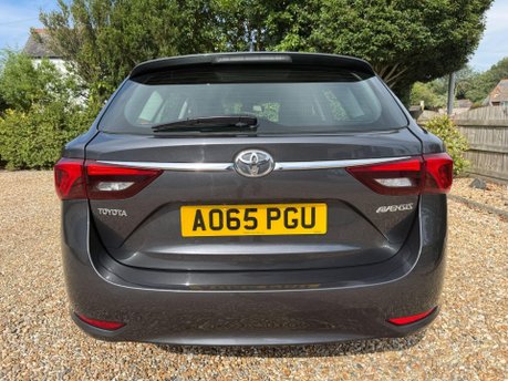 Toyota Avensis 1.6 D-4D Active Touring Sports Euro 6 (s/s) 5dr 9