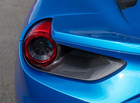 Ferrari 488 Spider 32