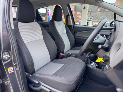 Toyota Yaris VVT-I ICON 3