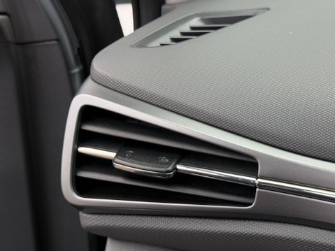 Hyundai IONIQ 38.3kWh Premium SE Auto 5dr 70