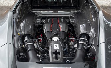 Ferrari 488 Pista 32