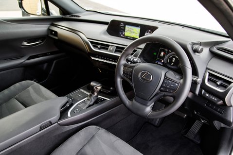 Lexus Ux 250H 4