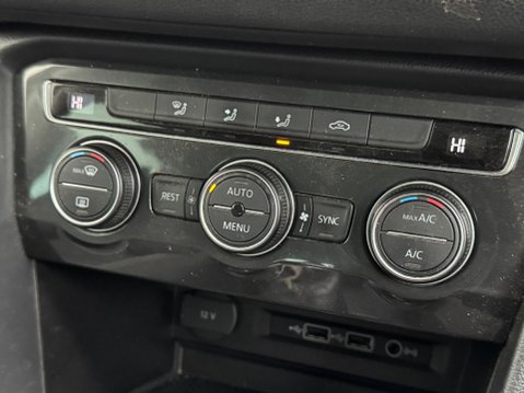 Volkswagen Tiguan 2.0 TDI SE Navigation Euro 6 (s/s) 5dr 23