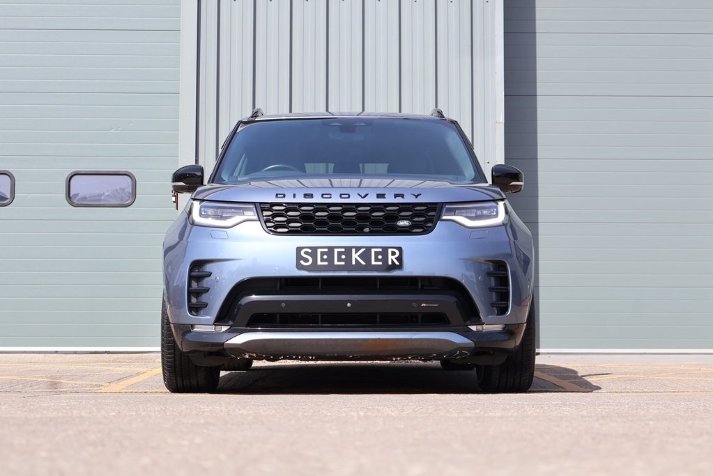 Land Rover Discovery R-DYNAMIC SE MHEV WITH GENUINE REAR SEAT CONVERSION STYLED BY SEEKER  2