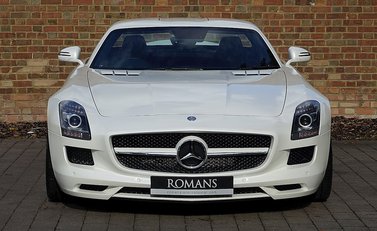 Mercedes-Benz SLS AMG 2