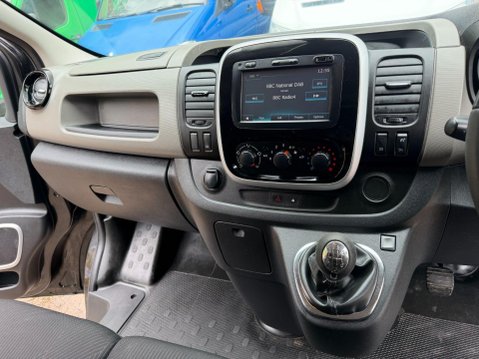 Renault Trafic 1.6 dCi ENERGY 29 Sport Nav Panel Van 5dr Diesel Manual LWB Standard Roof E 35