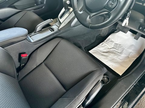 Honda Civic 1.8 i-VTEC SE Plus Tourer Auto Euro 6 5dr (Navi) 28