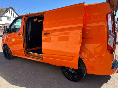 Ford Transit Custom 2.0 340 EcoBlue Sport style Bodykit 5dr Diesel Manual L2 H1 Euro 6 (s/s) (1 33