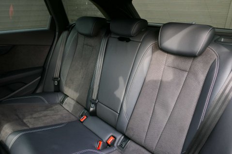 Audi A4 2.0 A4 Black Edition 40 TDI Quattro Semi-Auto 4WD 5dr 44