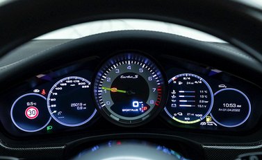 Porsche Panamera Turbo S E-Hybrid Sport Turismo 17