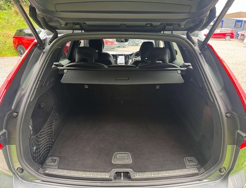 Volvo XC60 2.0 XC60 R-Design B5 MHEV Auto 5dr 46