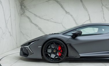 Lamborghini Revuelto 45