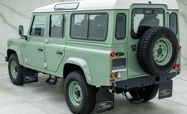 Land Rover Defender 110 HERITAGE 9