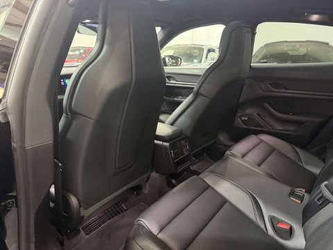 Porsche Taycan Performance Plus 93.4kWh Saloon 4dr Electric Auto RWD (476 ps) 31