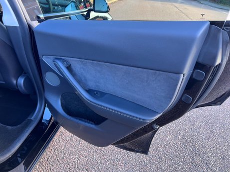 Tesla Model Y (Dual Motor) Long Range Auto 4WDE 5dr 71