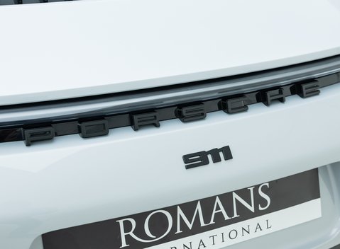 Porsche 911 Carrera GTS (992) 33