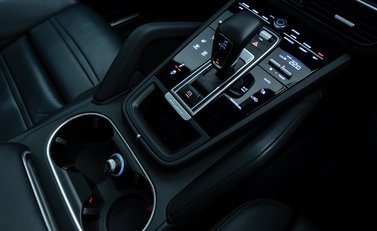 Porsche Cayenne E-Hybrid Coupe 25