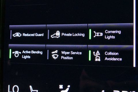 Volvo XC40 2.0 XC40 Inscription Pro B4 MHEV Auto 5dr 32