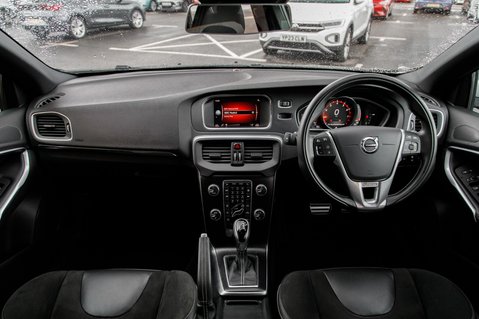 Volvo V40 T2 R-DESIGN NAV PLUS 3