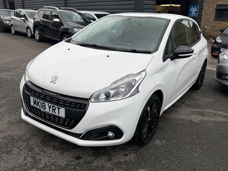 Peugeot 208 PURETECH BLACK EDITION 5