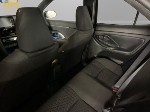 Toyota Yaris Cross 1.5 VVT-h Design SUV 5dr Petrol Hybrid E-CVT Euro 6 (s/s) (116 ps) Air Con 19