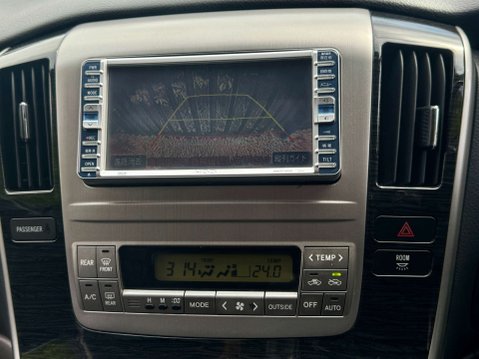 Toyota Alphard Sunroof 8 Seater 66