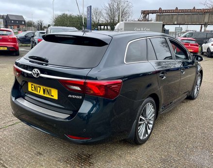 Toyota Avensis 1.8 Avensis Excel Valvematic CVT 5dr 9