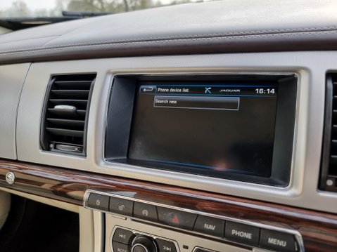 Jaguar XF D PORTFOLIO 48