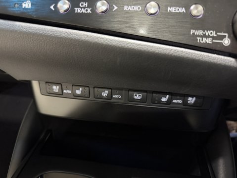 Lexus Es 300H TAKUMI 33
