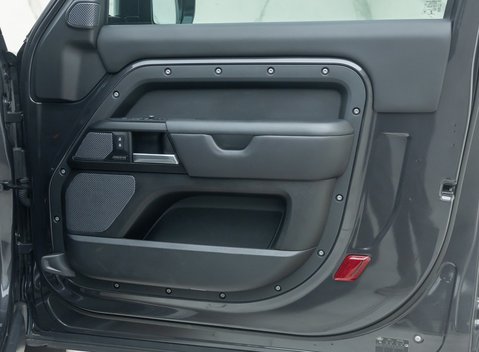 Land Rover Defender 90 V8 CARPATHIAN EDITION 26